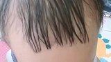 兄弟俩不让剃头之后，那就剪一点刘海，意思意思吧