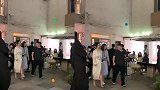 杨幂直播生图状态好，穿高开叉连衣裙，丝带马尾造型美成仙女下凡
