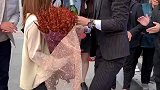 鲜花和这个你更喜欢哪个？评论区
