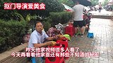合肥这家面馆真火爆，各国老外都来吃3岁孩子80岁老人免费吃面