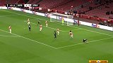 第50分钟法兰克福球员科尔射门 - 打偏