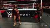 WWE-15年-RAW第1143期：贝拉姐妹遭遇偷袭-花絮