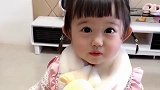 小萝莉好厉害呢，年级这么小就开始背古诗了，真是读书的好苗子