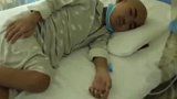 孙子病重，老人骑行300公里，带的烧鸡变质老人路边崩溃大哭