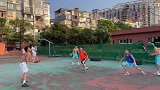 两人轮转协防，强侧要迅速扑出，弱侧回收选位