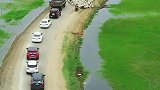 谁说草原没有红绿灯就不会堵车
