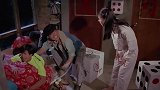 兄弟帮郭富城擦药酒，兄弟越叫力气越大，笑死