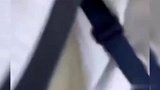 上海地铁一男子手持刀具和人发生冲突，网友质疑：怎么带进去的刀？