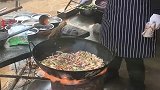 这种火候炒的菜，味道就是香，城里大酒店模仿不来的手艺！