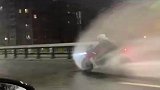 酷炫雨中飙车，惊呼刺激又危险