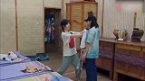 看给谭松韵的衣服比较透，张子枫主动跟姐姐换，真是太暖心了！