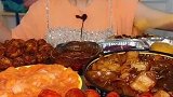 今晚吃泡了七七四十九天的海蜇皮，一点咸味没有了(*-*) 姜