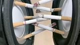 把香烟粘在喇叭上，音乐响起那一刻，网友震出内伤