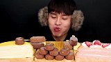 巧克力脆皮雪砖、梦龙迷你巧克力脆皮冰淇淋、草莓千层蛋糕牛奶千