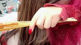 那么清纯的美女，竟然一口能秒那么多鸭肠！惊呆了我！
