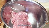 丸子调馅好吃有秘诀，教你饭店不外传的配方，鲜嫩Q弹多汁