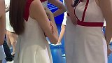 准备上台还在聊天你细看