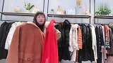 女人一过40岁，建议试试这款高级大衣，腊月穿保暖大气显年轻
