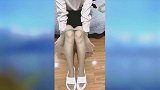 超薄丝袜一搭配，魅力提升不少