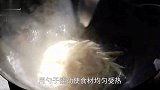 腐竹别炒着吃了，试试这道水煮腐竹，鲜香软嫩还入味，下酒又下饭