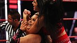 RAW第1412期：女子双打赛 丽芙&娜塔莉亚VS标志二人组