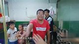李现菜市场买鱼阵势太大遭老板当场驱赶，场面太尴尬了