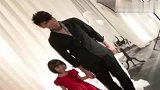 杨宗纬泪洒MV拍摄现场 启用小萝莉做女主角