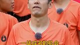 啥水平？名嘴董路挑战10米高空停球，国足大佬盛赞！