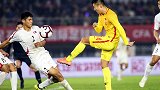 停球出界+单刀被捅 鲁能小将2失误浪费绝佳进球机会