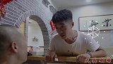 火锅店新招服务员，只因太听话而被老板开除，太逗了