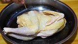 吃了几十年的鸡肉，头一次这样做来吃，出锅后香气四溢，好吃