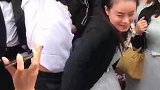 伴郎伴娘现场斗舞，伴郎一个动作，伴娘直接尴尬了！