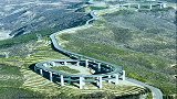 落差350米全长29公里的天龙山旅游公路