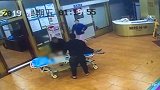1死1伤！两保安疑被领导劝酒 伤者卧床中遭解聘