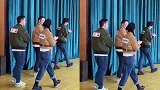 《奔跑吧》路透曝光 baby麻花辫俏皮蔡徐坤复古着装超A