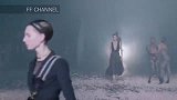 国外美女走秀，亮眼的秀场，无法描述，好美啊！