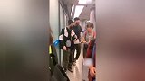 王源寸头造型现身机场，谁注意到他这个动作网友沦陷了