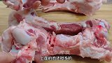 炖骨头汤有诀窍，教你饭店不外传的秘诀，汤浓好喝，营养又补钙