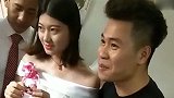 伴娘给伴郎带胸花，全程伴郎都表现得很绅士，网友：小伙子有前途