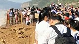 黄河这边的是山西人，那边的是陕西人，这么壮观的画面真少见！