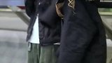 大叔，搭讪有风险，撩妹需谨慎，不信这下尴尬了吧