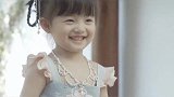 小女孩的打扮，真的好乖巧呀