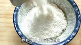 葱花鸡蛋饼这样做，蓬松暄软，一口一个，挑食的孩子也爱吃