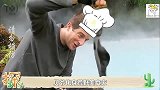 荒野：贝爷化身荒野厨神在野外吃大餐，把隔壁德爷都馋了！