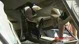 小轿车侧翻立交桥下 新司机手潮负全责-8月12日