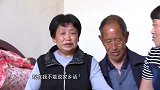 被拐女子22年后与家人重逢，依偎在父亲怀里痛哭！
