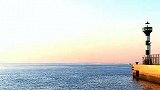 人的一生是孤独的，能陪你一起看夕阳的人，一定要加倍珍惜！