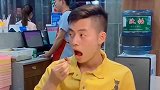 男子去自助餐厅吃自助餐，没想这样做，还好没有被店员发现！