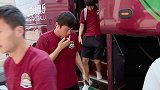 建业全队抵达航体 王宝山：巴索戈离队没办法
