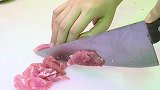 广东一厨师徒手切猪肉被割伤 感染猪链球菌险丧命